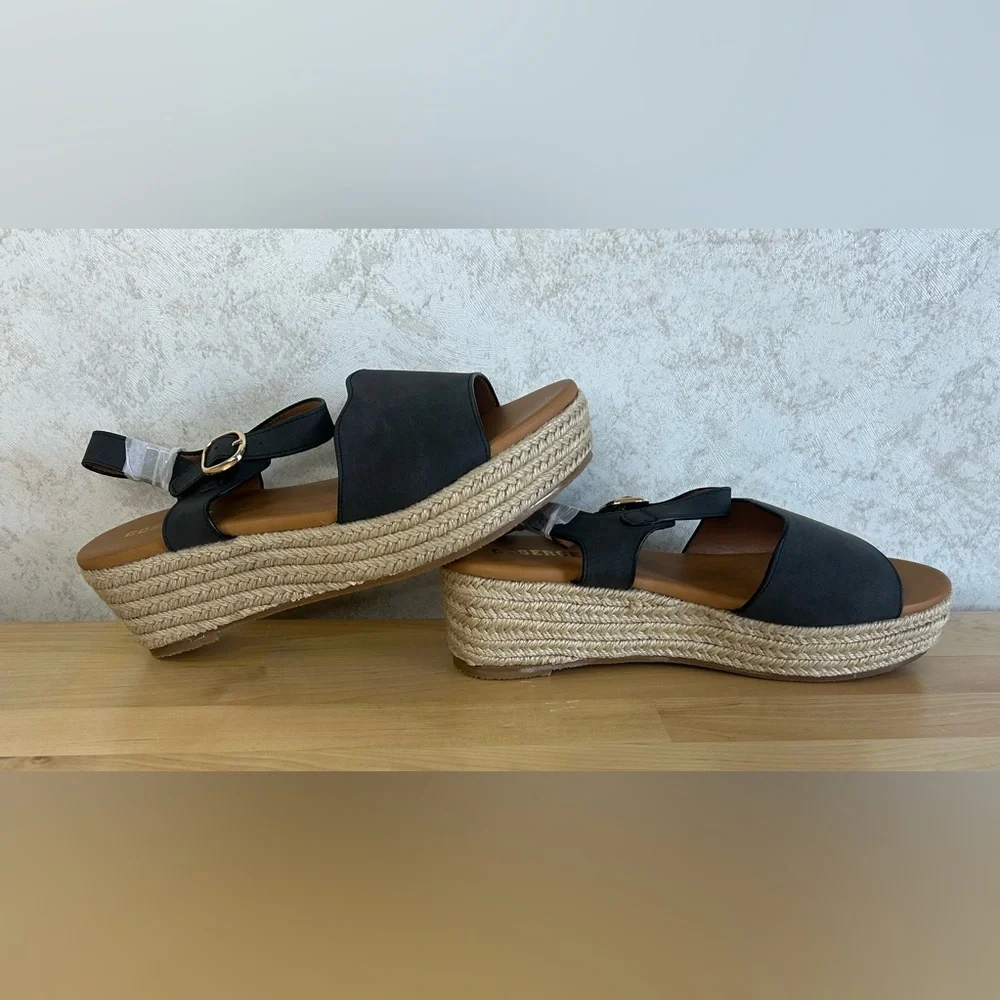 Black Scalloped Espadrille Platform Sandals Size 9 NWT In Box